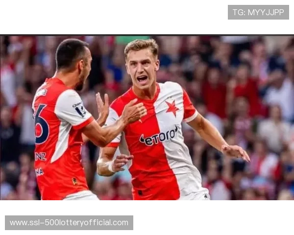 消息：官方确认，里昂前锋拉卡泽特因腿筋拉伤将缺席两周